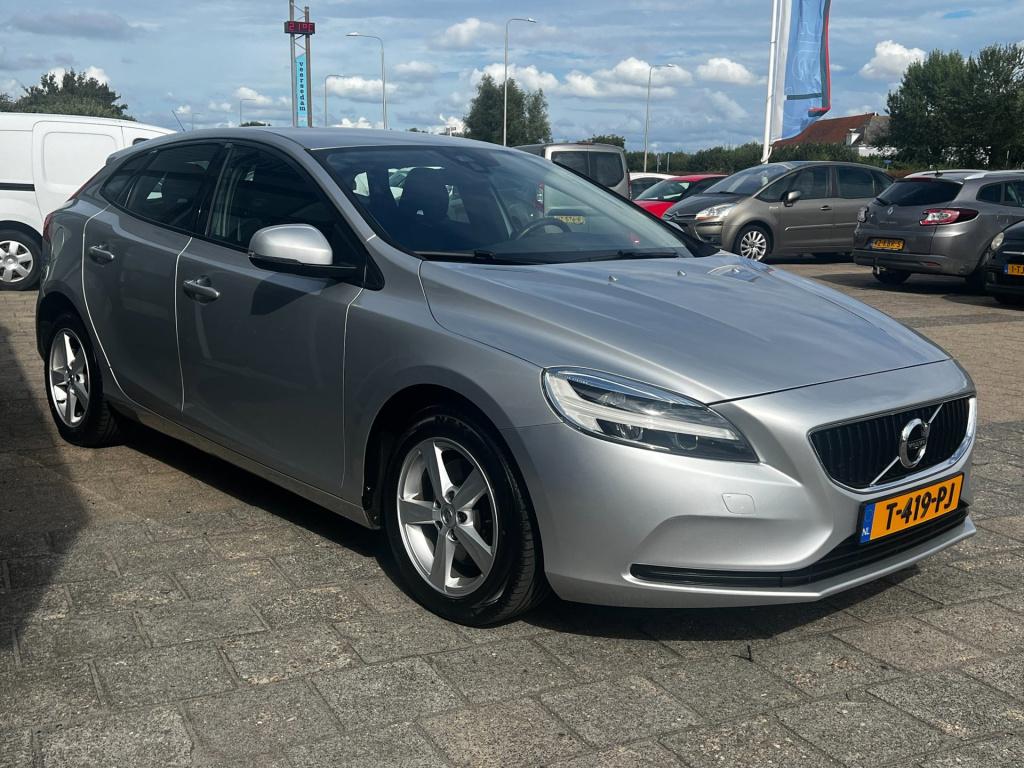 Volvo V40 2.0 t2 momentum, navi, afn. trekhaak enz...