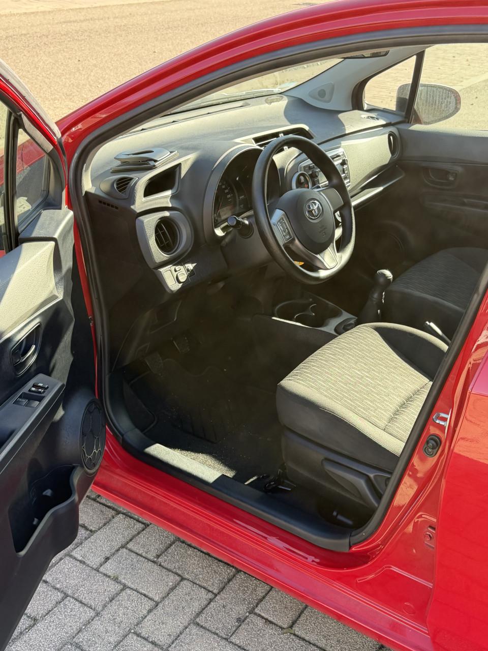 Toyota Yaris 1.0 VVT-i 2012 84.000 KM Airco APK Lage kmstand