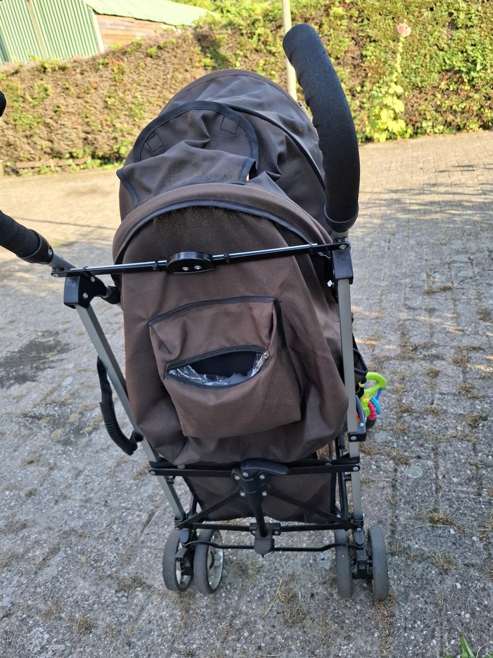 Wandelwagen, merk Prénatale  kleur zwart/ Bruin. Sterke wagen.