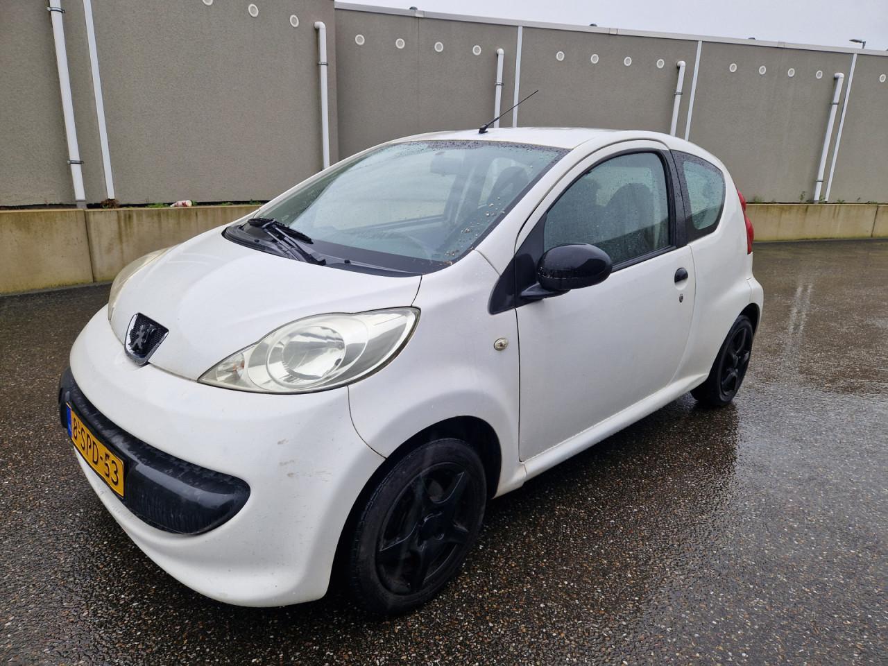 Peugeot 107 1.0-12V XR