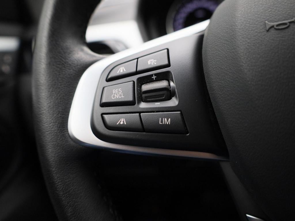 BMW X1 sdrive18i high executive | apple carplay / android auto | stoel- stu