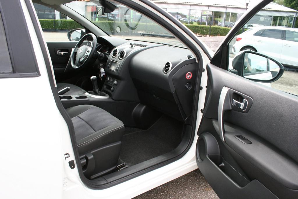 Nissan Qashqai 1.6 connect edition / pano / afn. trekhaak / camera