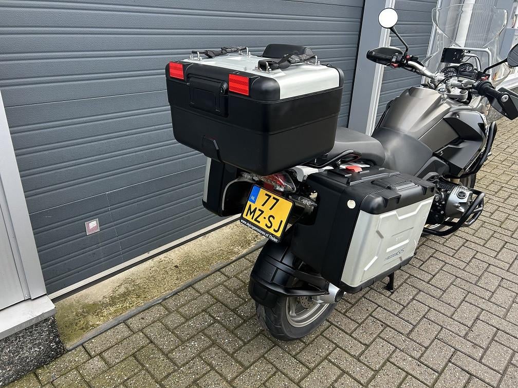 BMW R1200GS uit 2010 met 55dkm, kofferset, valbeugels etc. €7250,-