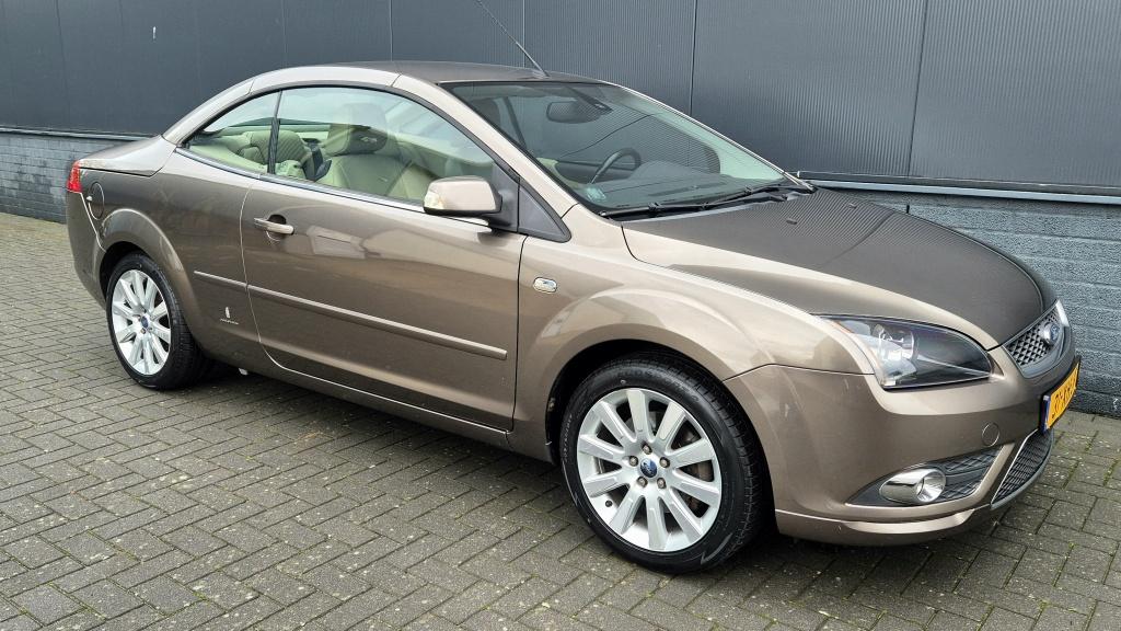 Ford Focus coupé-cabriolet | airco | sto 2.0-16v titanium