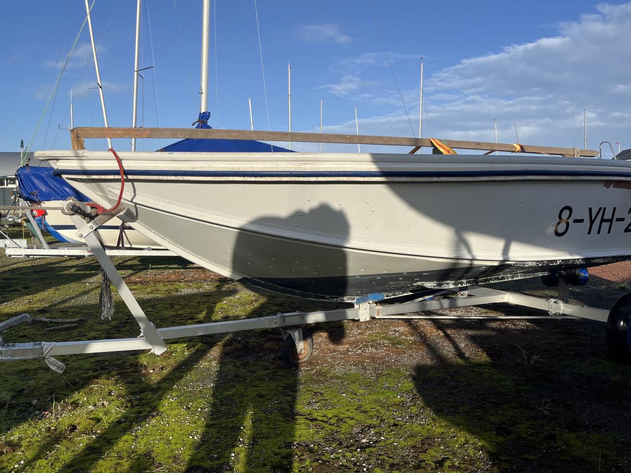 Aluminium boot (V-romp)