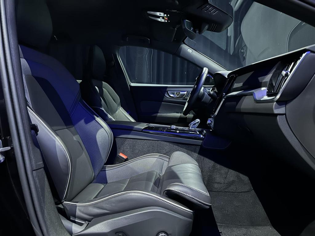 Volvo V60 2.0 t6 plug-in hybrid awd plus dark long range my2023 *1e eigenaa