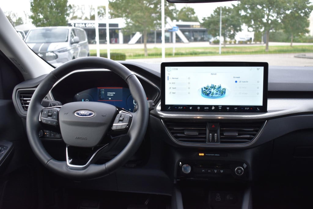 Ford Kuga 2.5 phev titanium | climate control | adaptieve cruise control | 