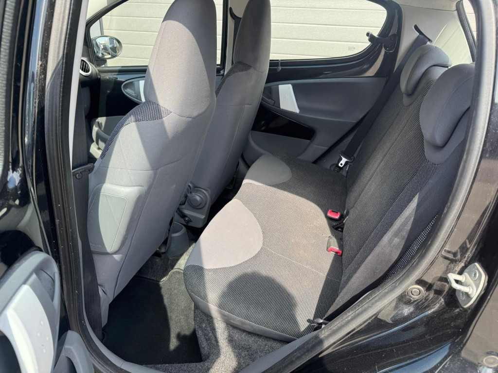 Peugeot 107 1.0-12v xs urban move/nap/apk/airco