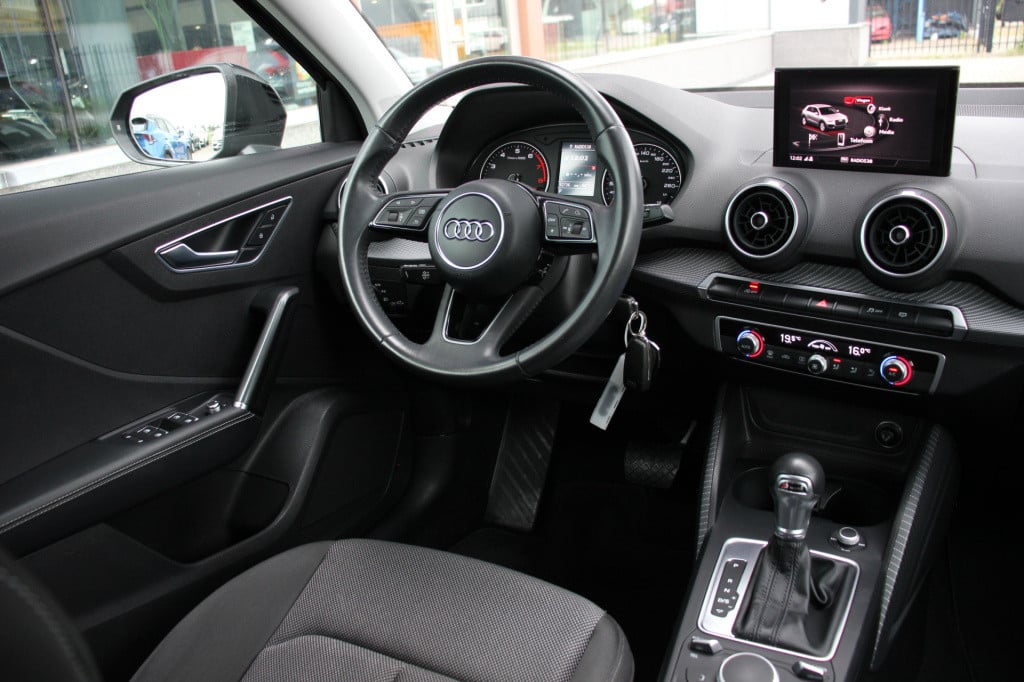 Audi Q2 1.4 tfsi | limited | s-tronic | led | navi