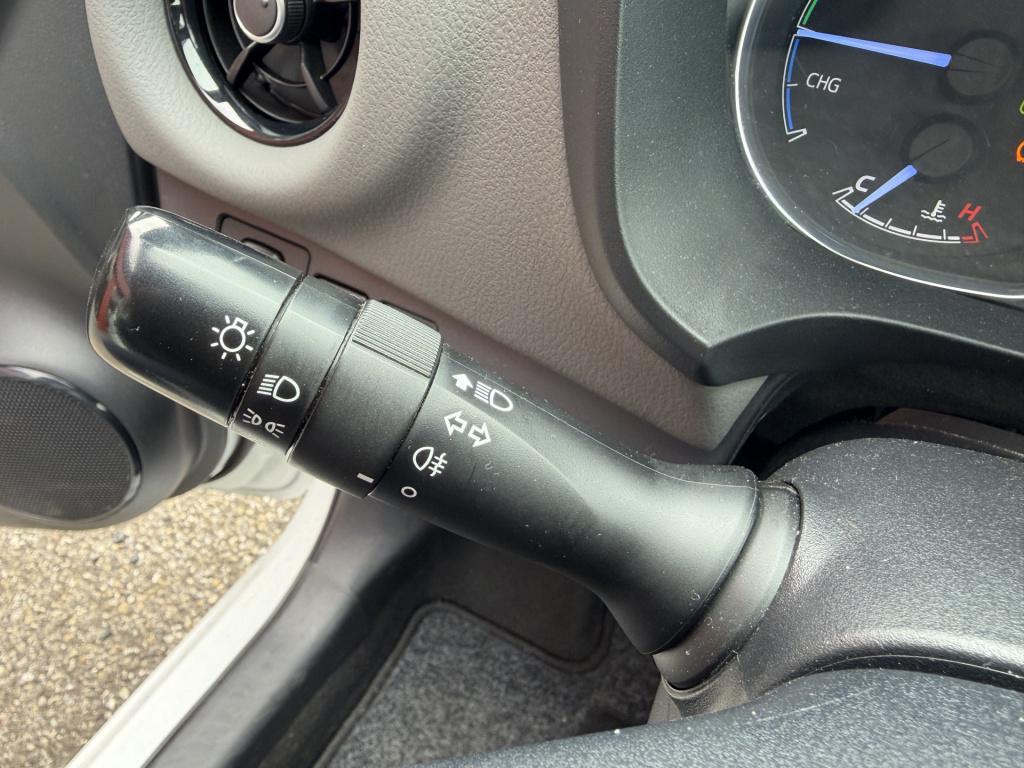 Toyota Yaris 1.5 hybrid aspiration automaat | nav | camera