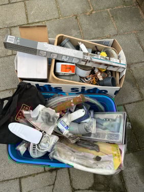 Diverse spullen uit schuur. Apparatuur en handige onderdelen.