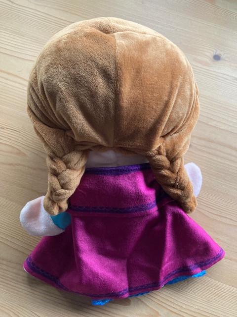 Handpoppen o.a. figuren Fabeltjeskrant en Muppet-show