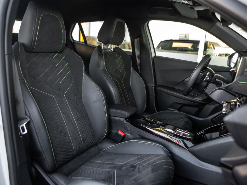 Peugeot 2008 1.2 puretech 130pk gt automaat | elek. stoel | stoelverwarming