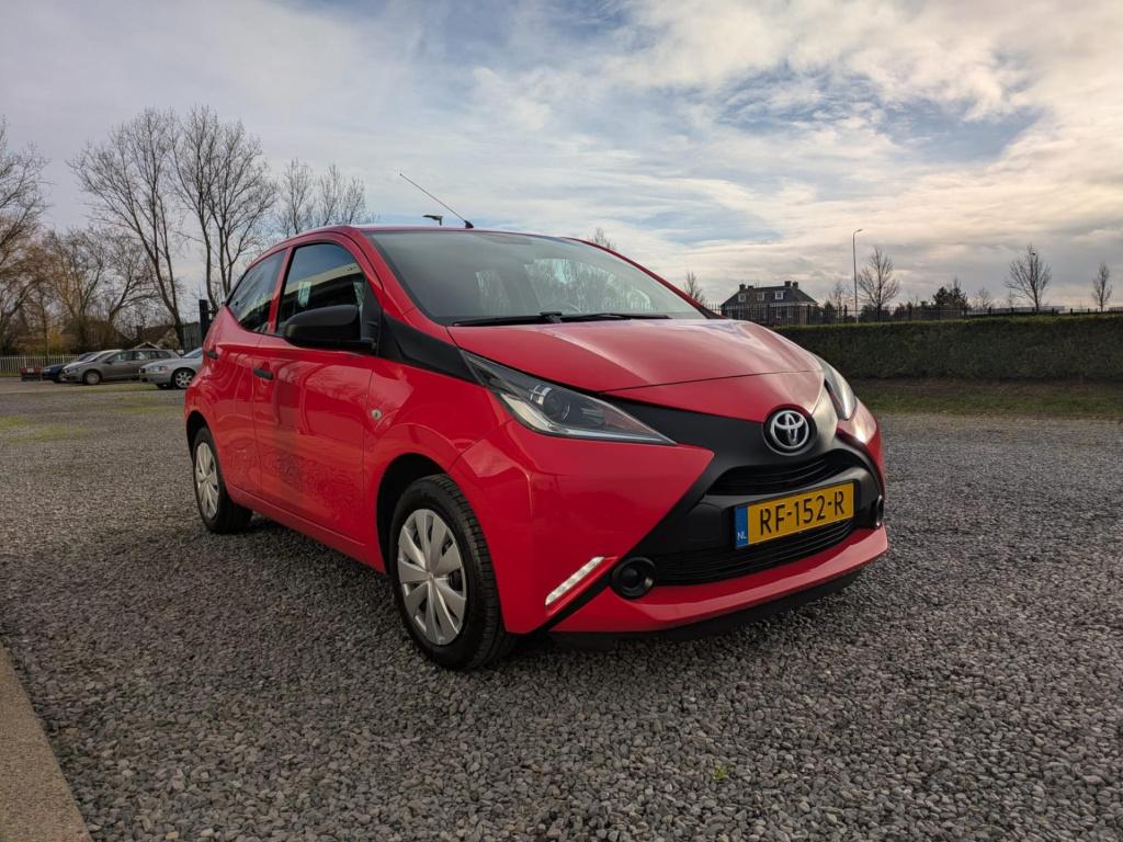 Toyota Aygo 1.0 vvt-i x-fun | airco | bluetooth