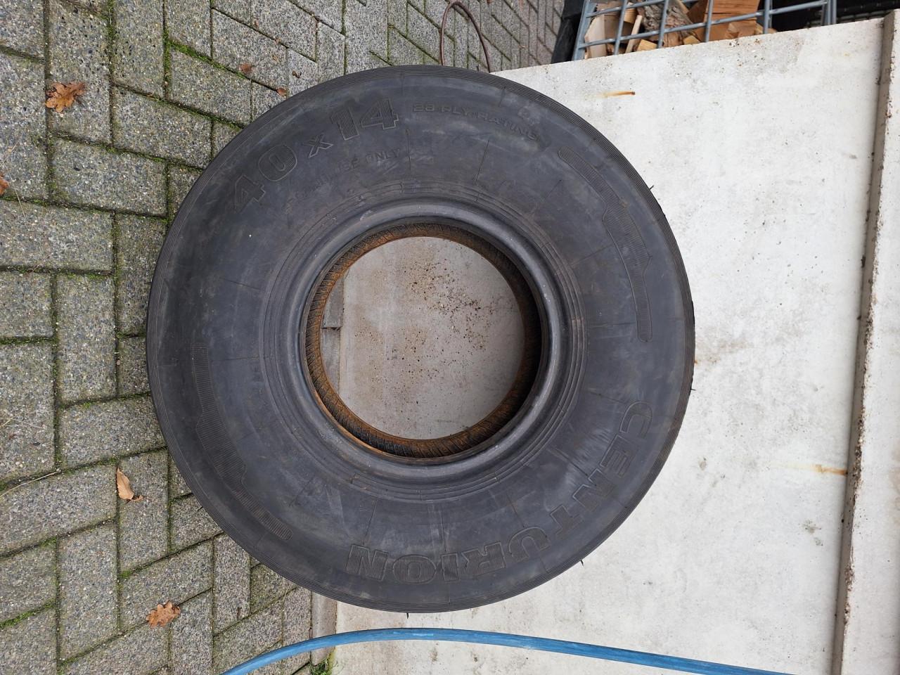 Landbouw band 40x14    28PLY