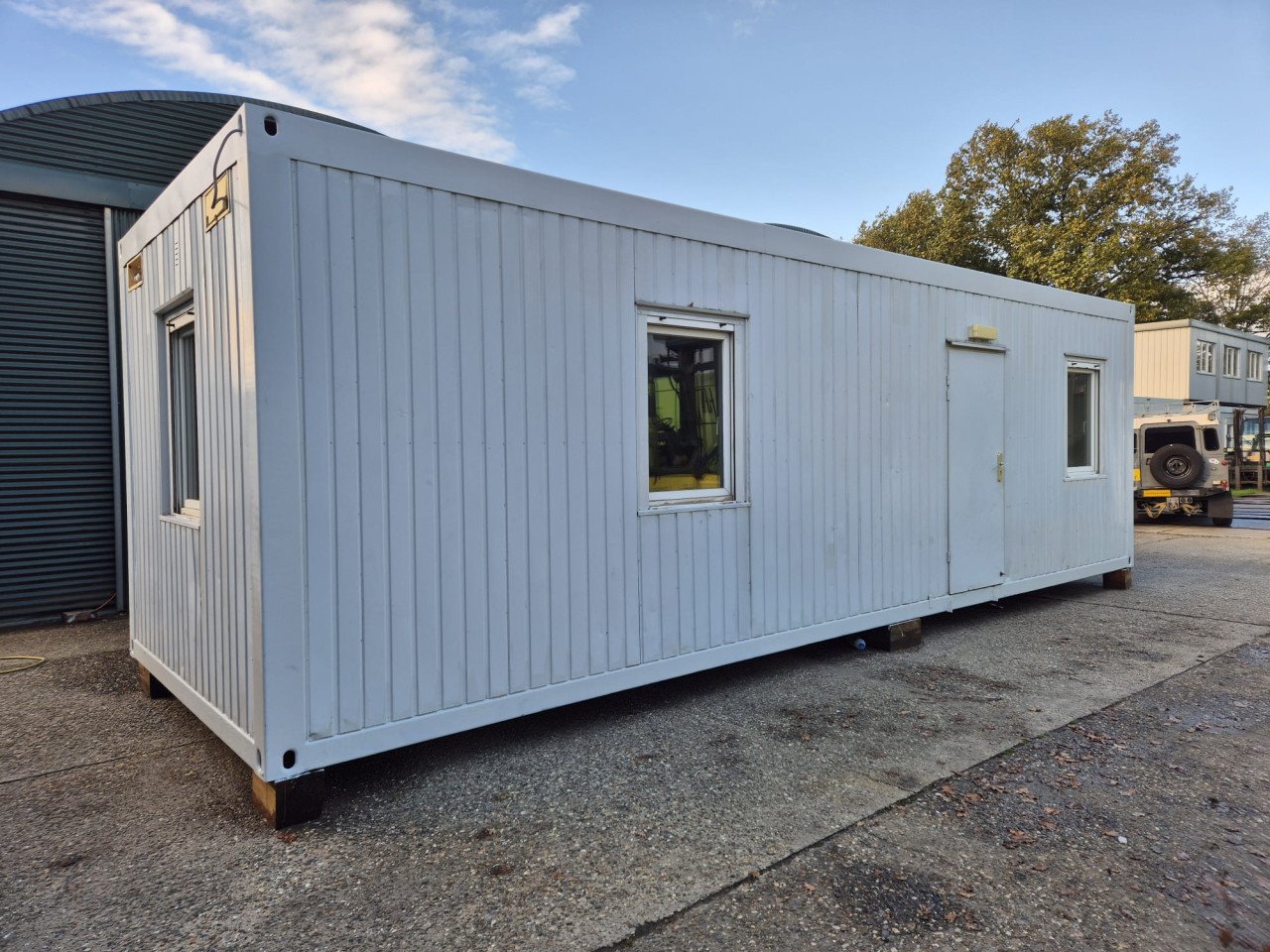 Bouwkeet / kantoorunit / directiekeet / woonunit 9x3m