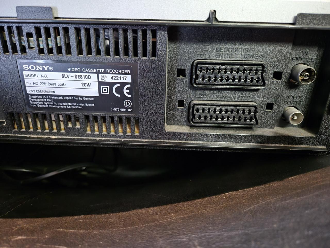 Sony SLV-SE810 VHS-videorecorder. Geen afstandsbediening.