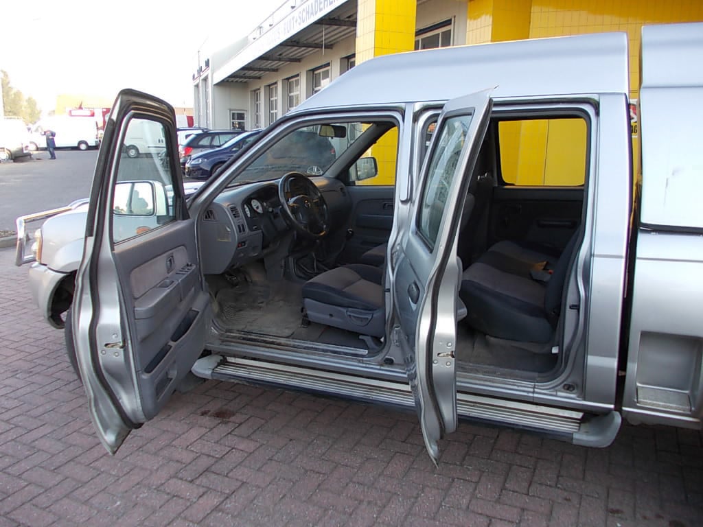 Nissan King-cab pick up (d22) 4x4 dc 5-pers. (navara) lees tekst!!