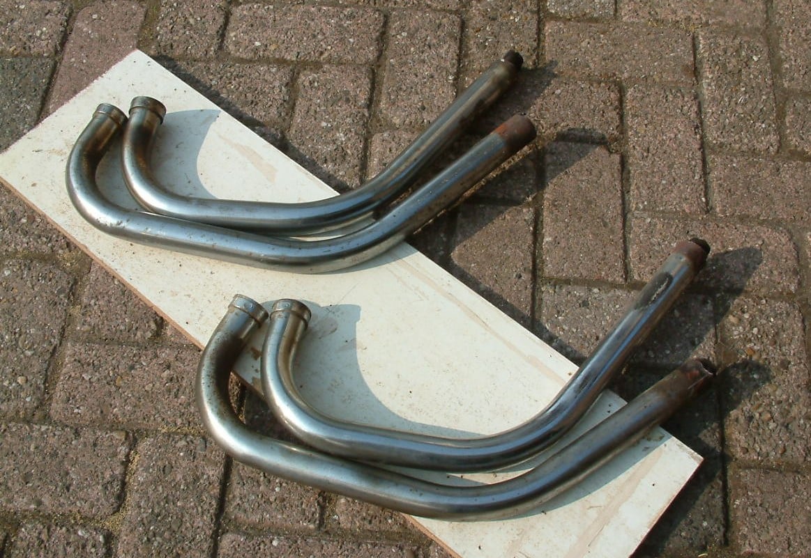 Uitlaat bochten 4 cilinder uitlaat    ---dempers