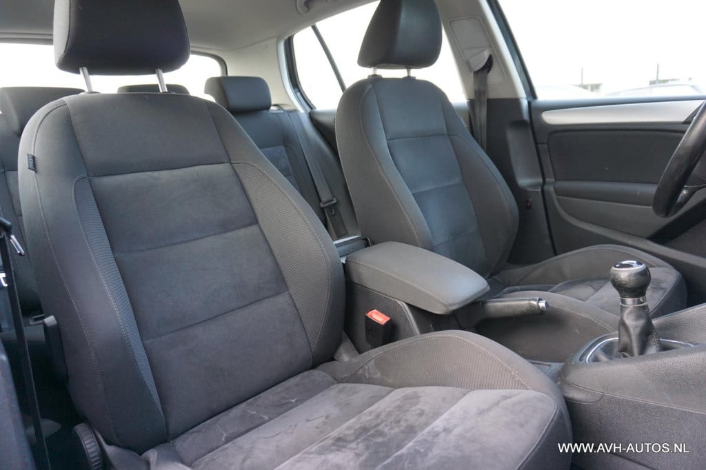 Volkswagen Golf 1.6 tdi highline bluemotion