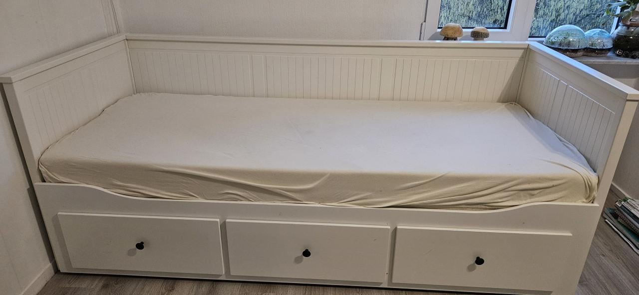 Hemnes (Ikea) bed(bank) wit met 3 lades