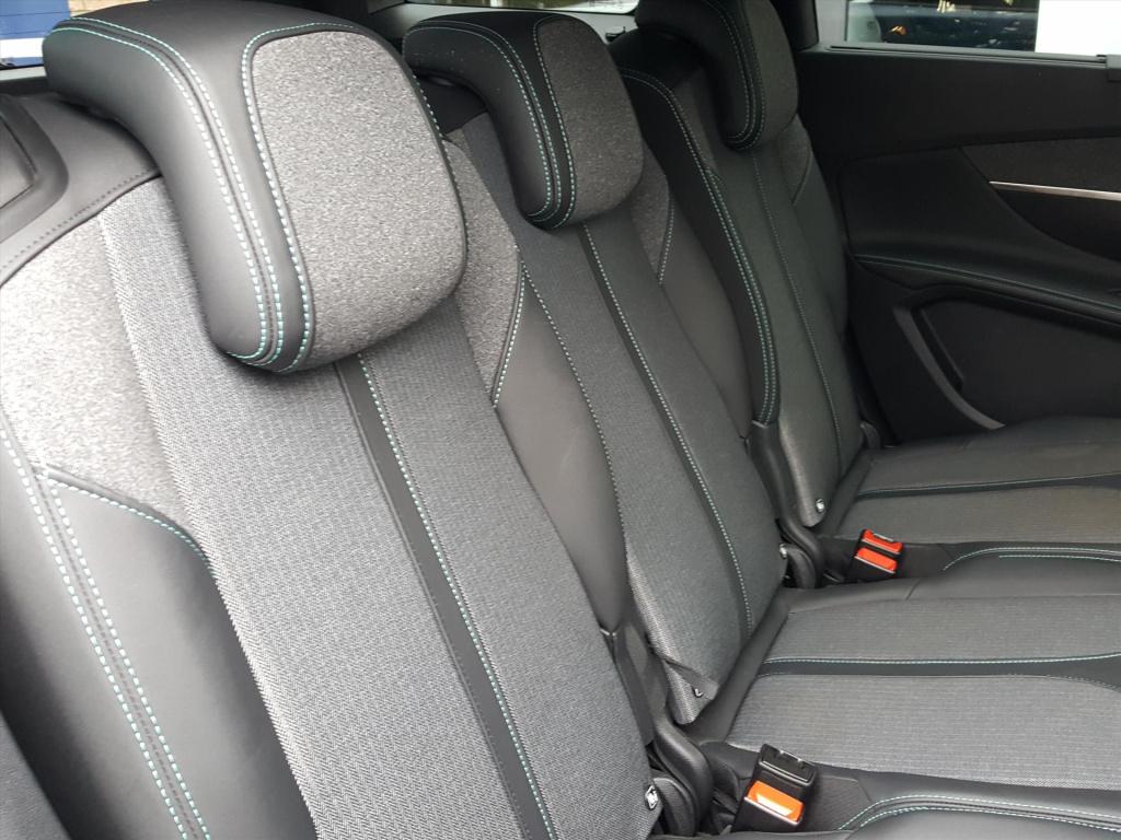 Peugeot 5008 1.2 130pk s&s allure pack business 7p apple carplay & android 