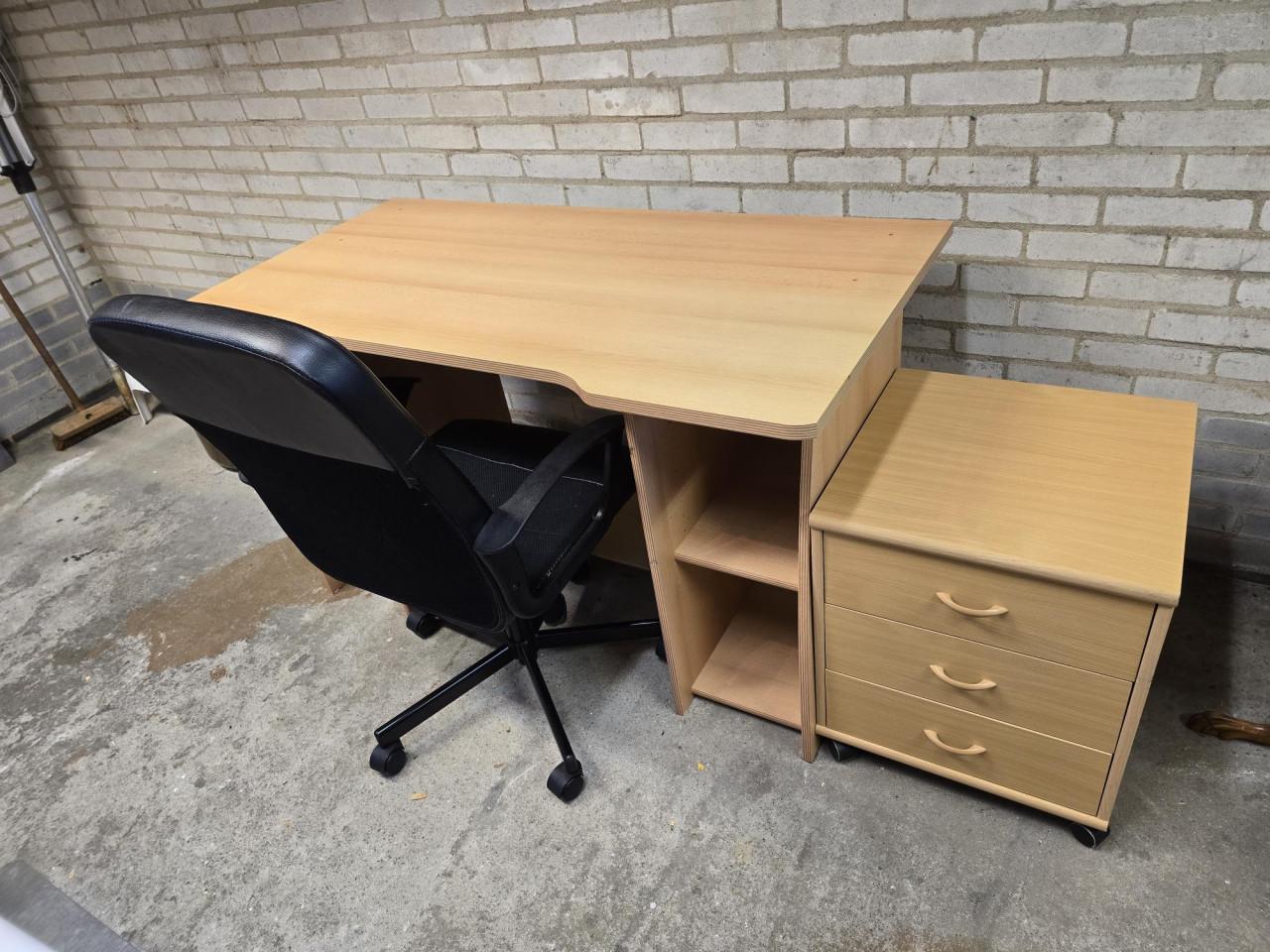 Bureau + Stoel + Opbergkastje met lades