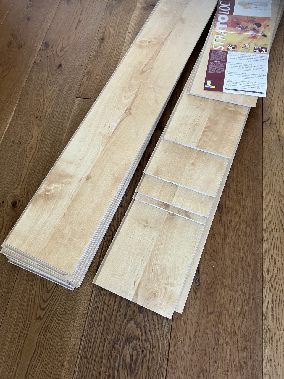 Laminaat - Kliklaminaat – licht houten kleur (ca. 11m2)
