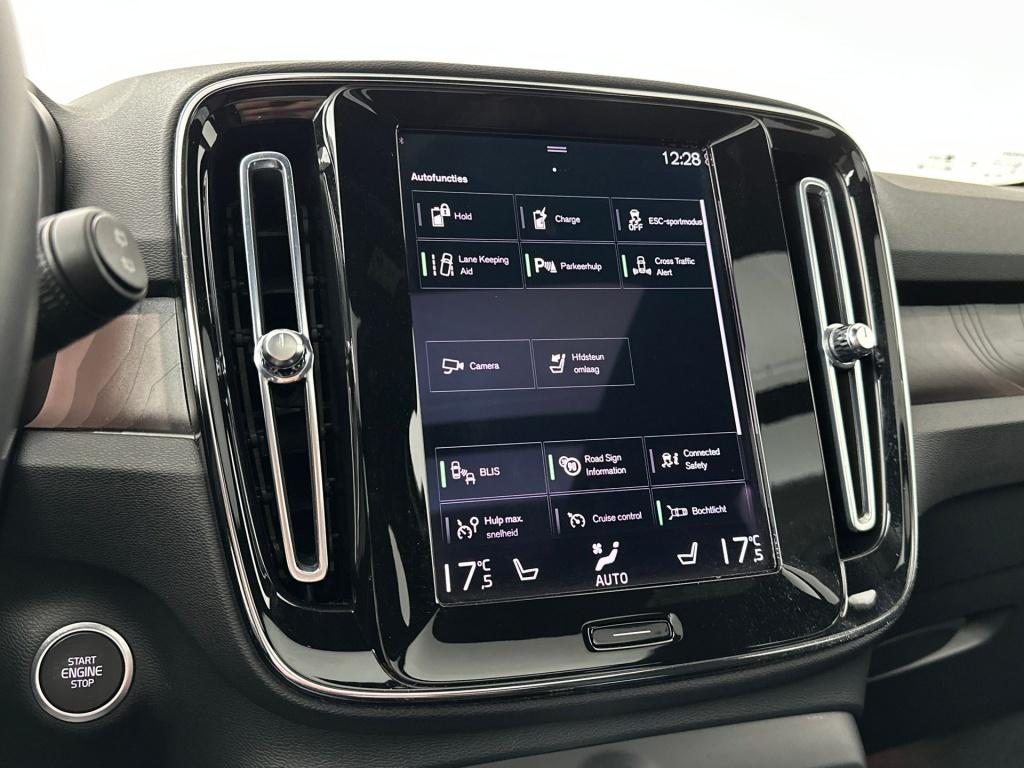 Volvo XC40 t5 262pk recharge ultimate dark| pano| adap.cruise| camera| trek