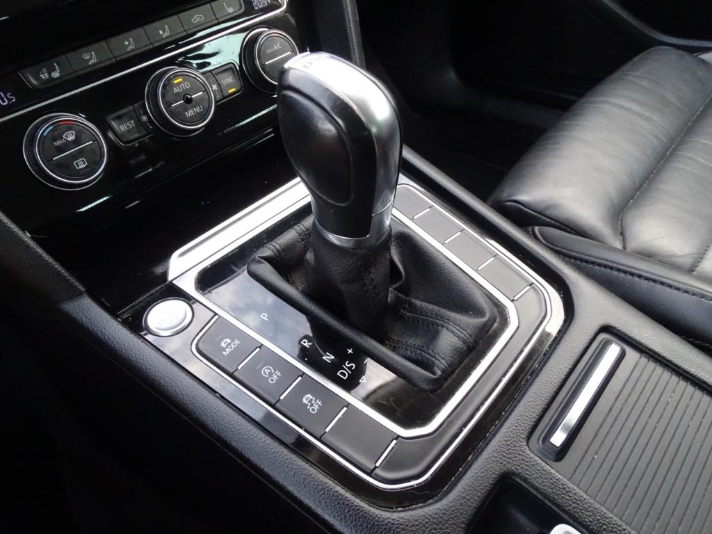 Volkswagen Passat variant 2.0 tsi highline 211pk automaat | el. trekhaak | 