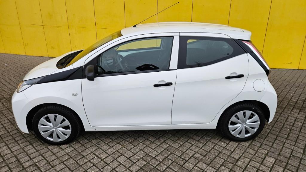 Toyota Aygo 1.0 vvt-i x-fun 2018 nl auto / nap / 67.462 km !
