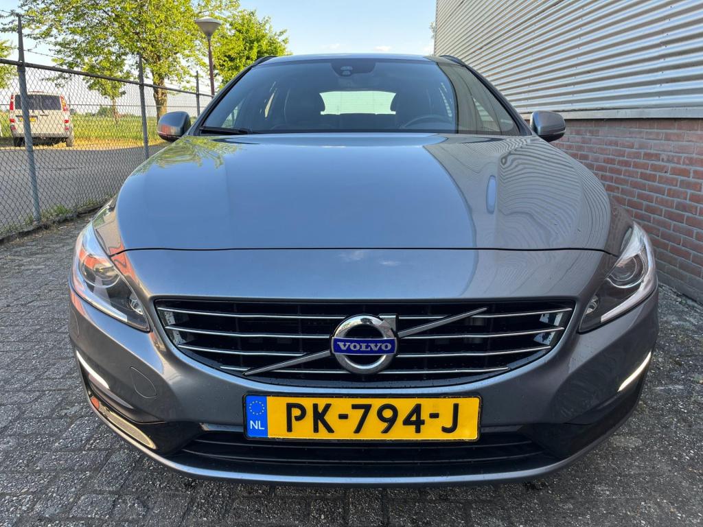 Volvo V60 1.5 t3 polar+ dynamic | orig. nl | leder | trekhaak