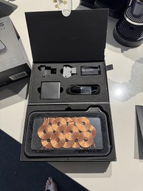 Te koop ZENS draadloze oplader voor Apple en Samsung