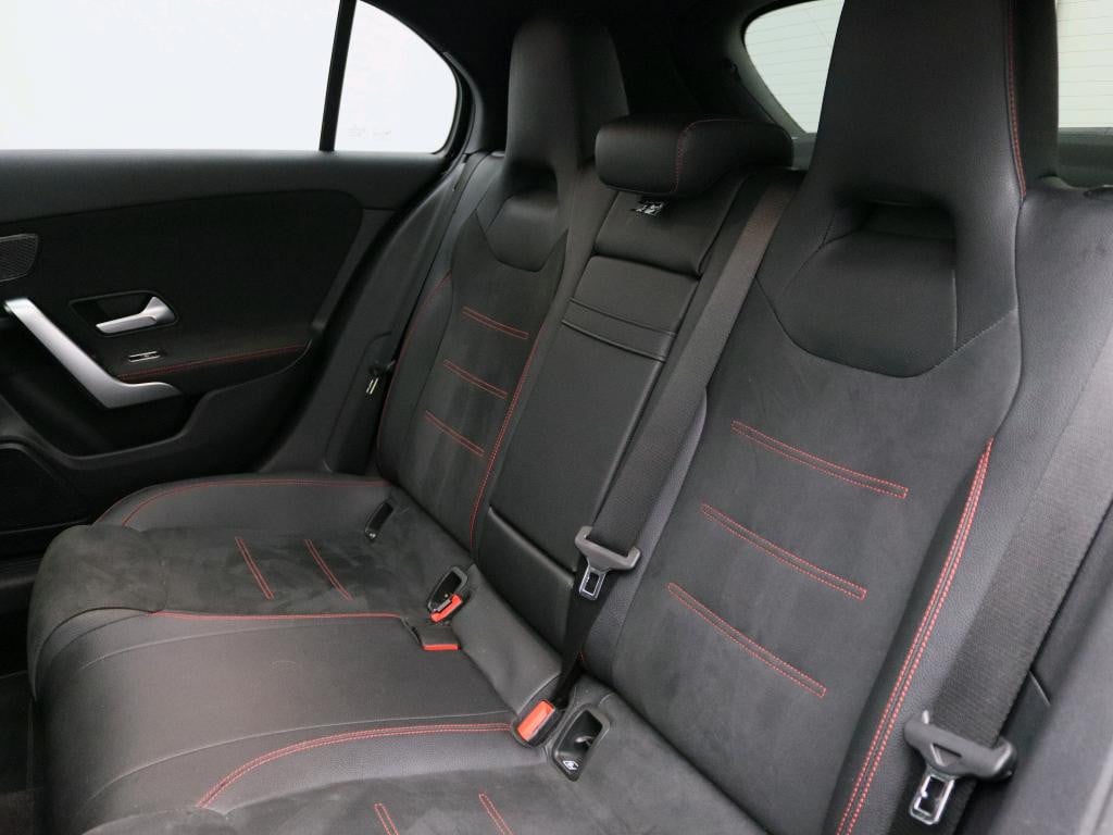 Mercedes-Benz A-Klasse 160 business solution amg handgeschakeld amg line |