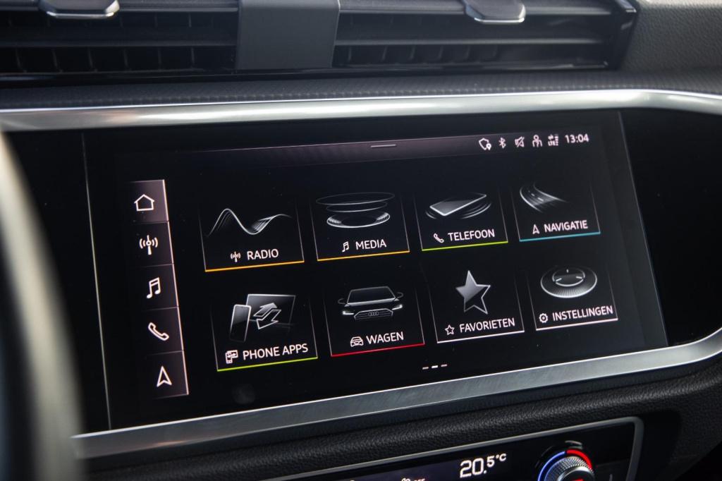 Audi Q3 45 tfsi e edition automaat / plug in hybrid / stoelverwarming / lee