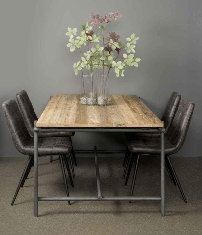 SCHITTERENDE DECORATIE, BANKEN, TAFELS, STOELEN, ENZOVOORTS BIJ 3Z FACTORY