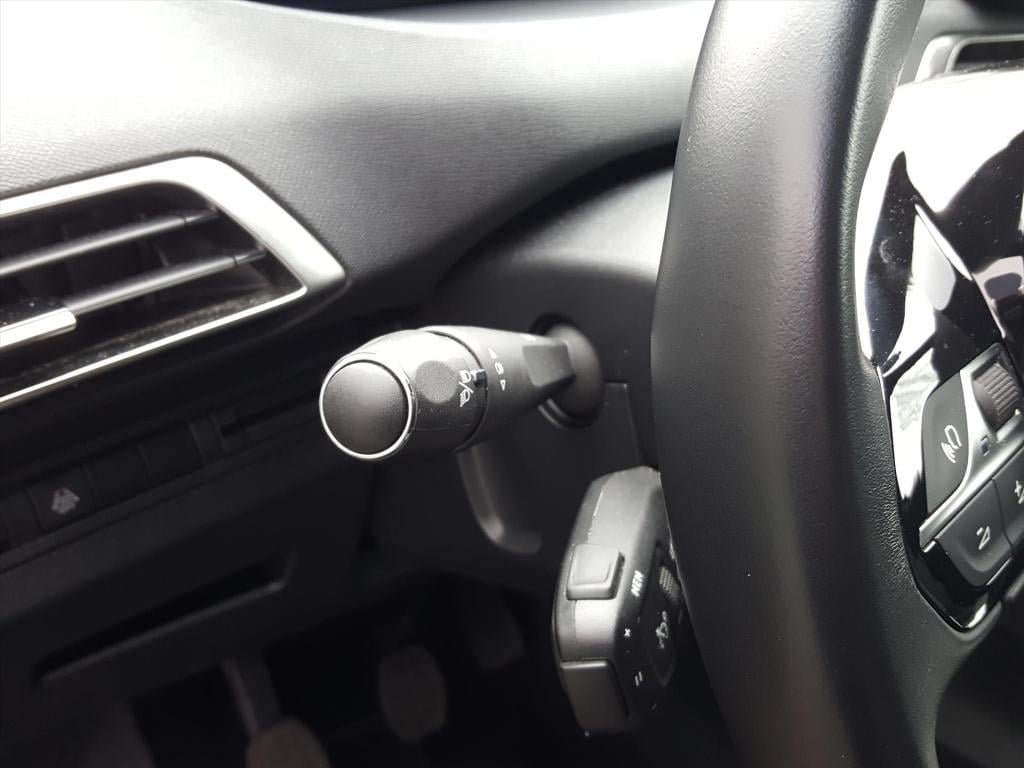 Peugeot 5008 1.2 130pk s&s allure pack business 7p apple carplay & android 