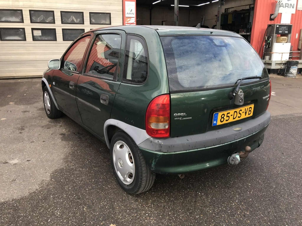 Opel Corsa 1.2i-16v strada