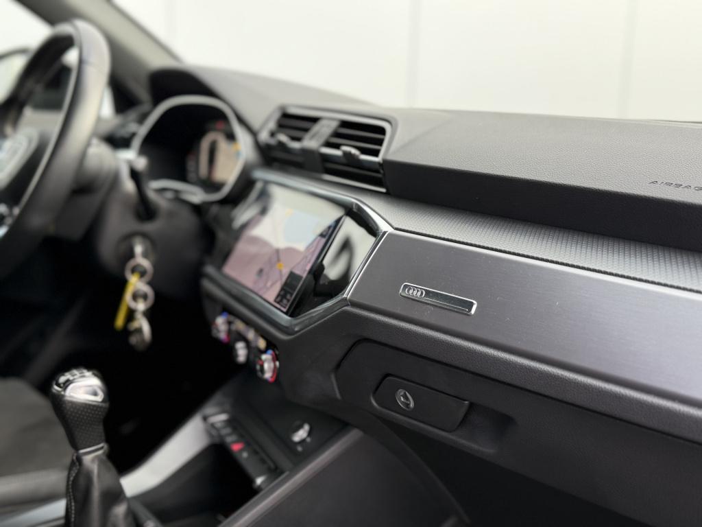 Audi Q3 sportback 35 tfsi 150pk s-edition s-line | trekhaak