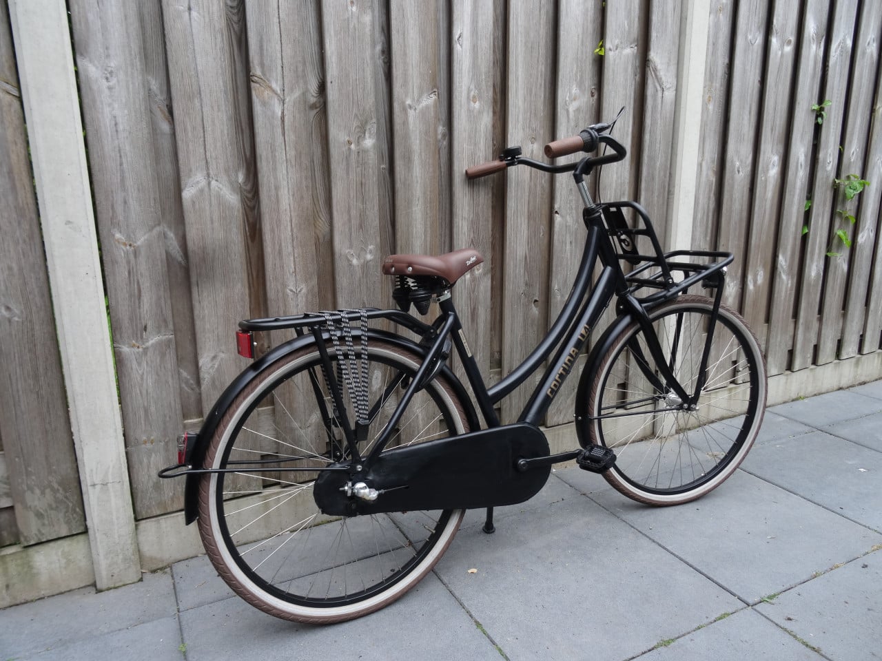 🚲 Cortina U4 – 26 inch – 3 versnellingen – Zwart – Nieuw Model