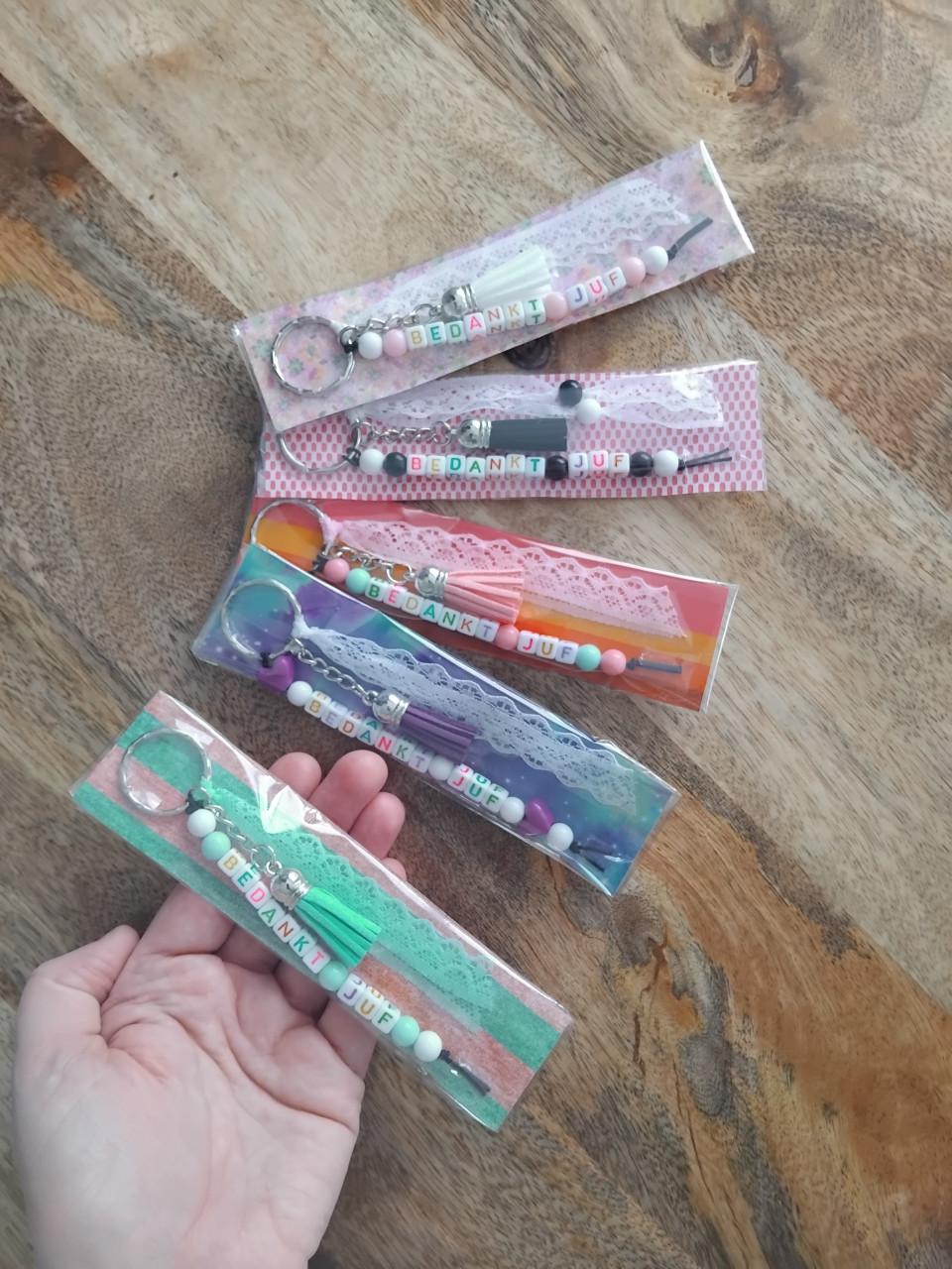 5 =€10 BEDANKT JUF Sleutelhangers