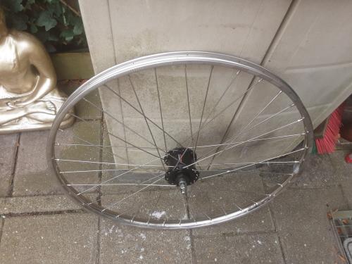 28 inch r.v.s shimano nexus voorwiel met naafdynamo