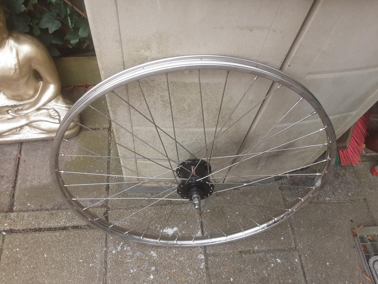 28 inch r.v.s shimano nexus voorwiel met naafdynamo