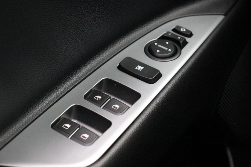 Kia Stonic 1.0 t-gdi mhev gt-line | schuifdak | 120pk | camera | keyless | 
