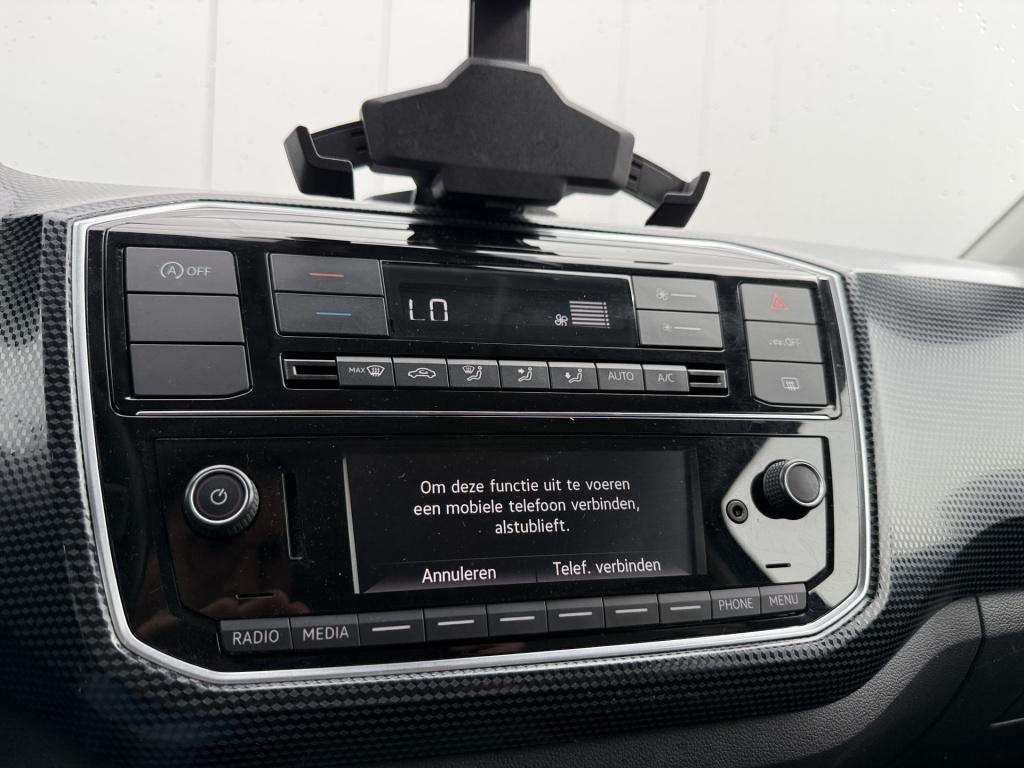 Volkswagen UP! 1.0 65pk 5drs. black style | camera | cruise