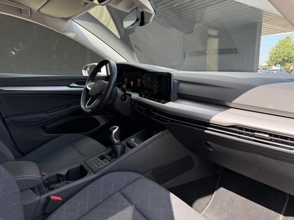 Volkswagen Golf 1.0 tsi life // led koplampen // trekhaak //