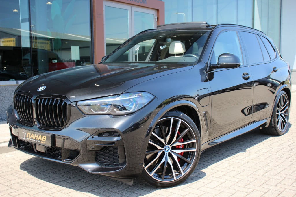 BMW X5 xdrive45e high executive m-sport | pano | luchtvering | 360 camera |