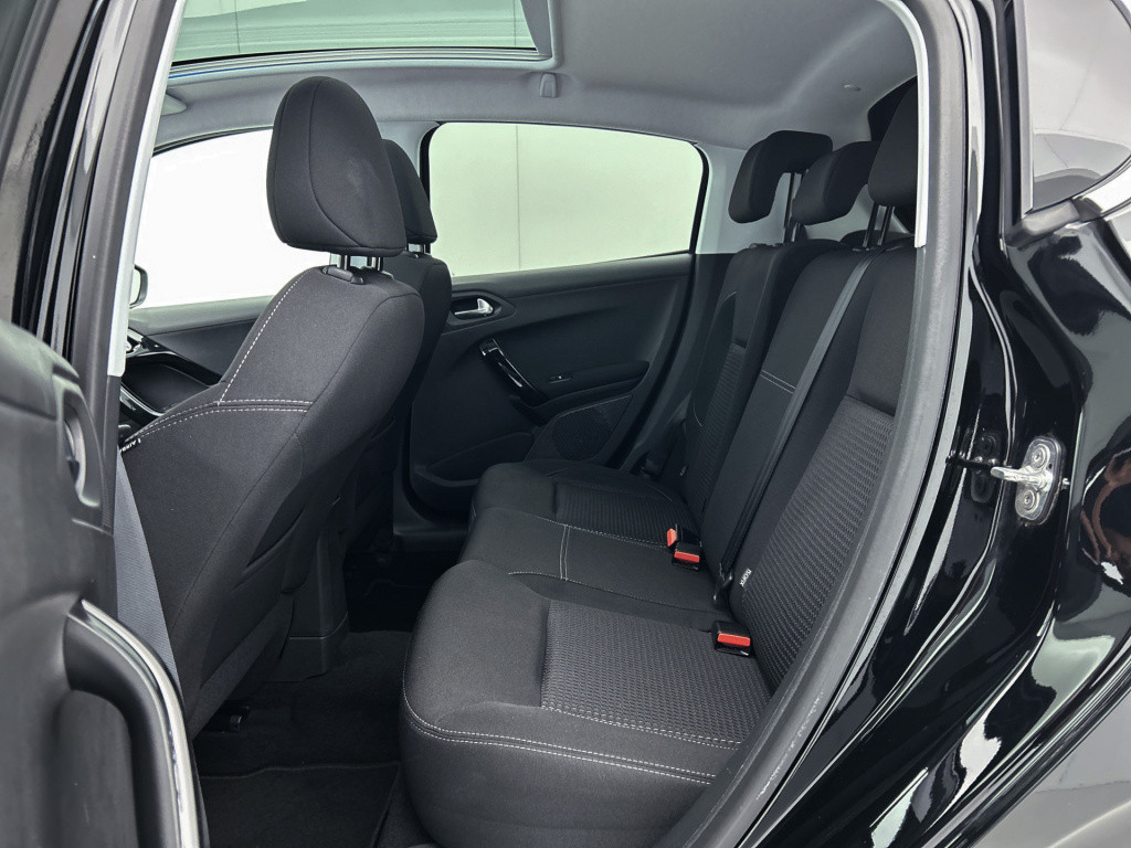 Peugeot 208 110pk automaat allure | rijklaar | panoramadak | navi | achteru