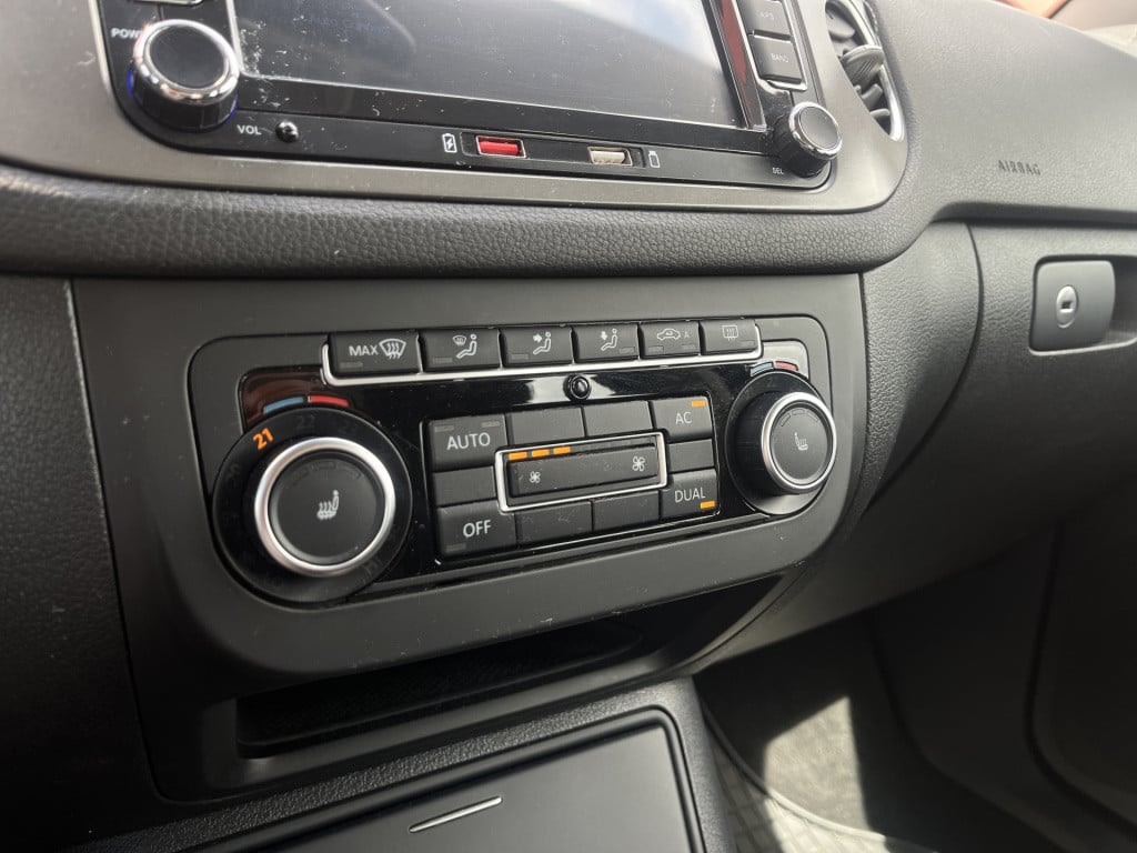 Volkswagen Tiguan 1.4 tsi comfort&design 4motion | carplay | trekhaak | sto