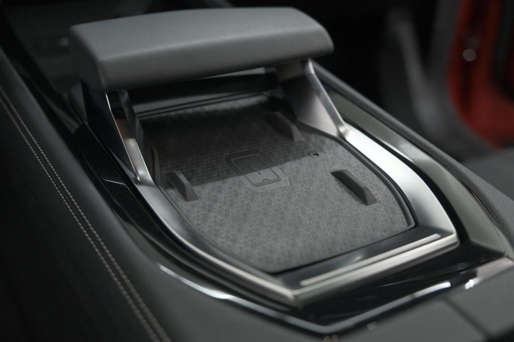 Renault Austral 1.2 e-tech full hybrid 200 techno | 360 camera | panoramada